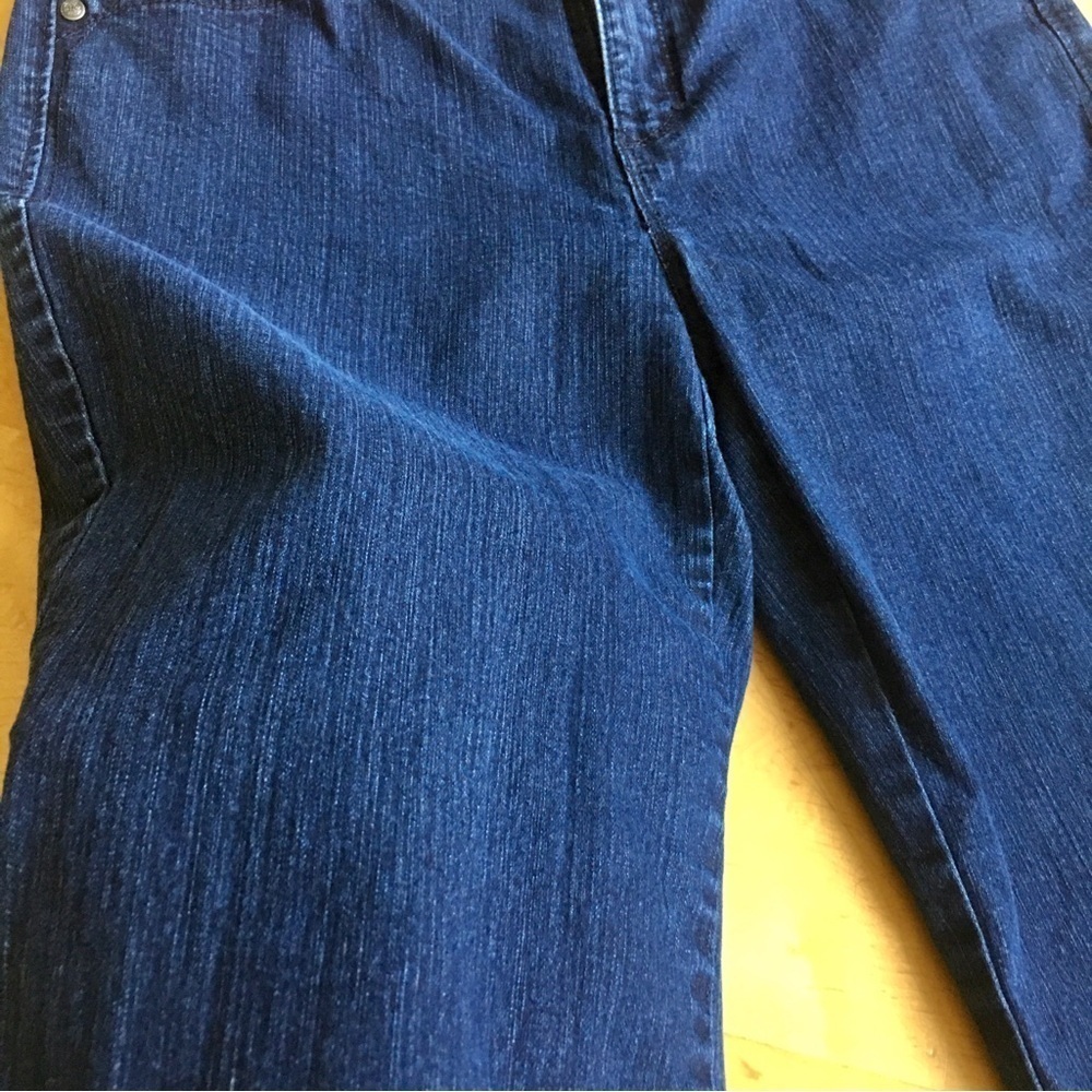Bandolino Mid Rise Riley Bermuda Jean Shorts, Blue Denim, Size 6 - Picture 6 of 17